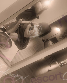 Bi dziewczynki lizanko