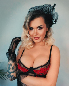 AKTORKA PORNO: Marlene Moore