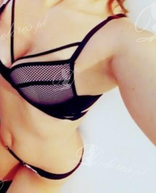 Filigranowa Ania - miła brunetka zaprasza na prywatne spotkanie