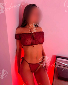 SARA MLODA MASAZYSTKA