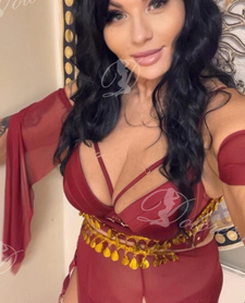 Miranda taniec striptis i wytrysk — 