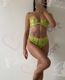 Nikola  ciepło, zmysły i dyskrecja