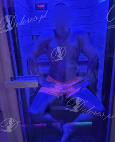 Golld,para  zaprasza do siebie na spotkanie