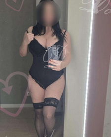 Golld,para  zaprasza do siebie na spotkanie