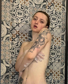 Kamerka w prysznicu?