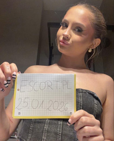 Laura Kiss pokazy kamerki