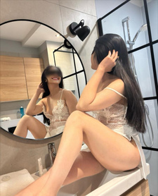 Nataya 22-letnia azjatycka orchidea