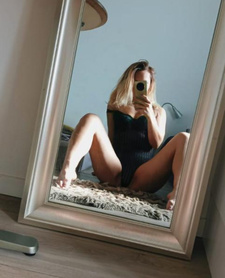 Atrakcyjna Karola 29