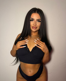 LAURA BAD BUNNY — Warszawa