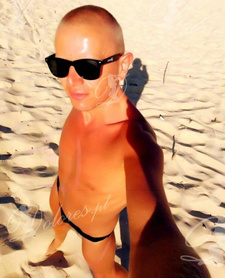 INDEPENDENT  ESCORT MODEL