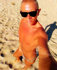 INDEPENDENT  ESCORT MODEL