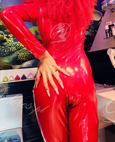 LATEX QUEEN 