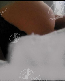 KASIA ZMYSOWA BRUNETKA