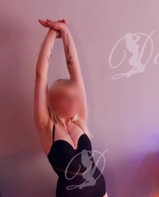 NIEGRZECZNA  DOMINIKA