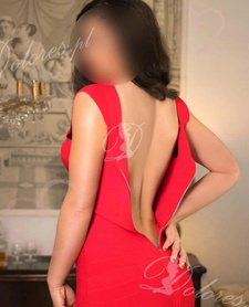 Nicole Pearl Nuru Tantric/ Lomi