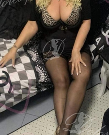Tryskajaca Milf włoski na cipce — 