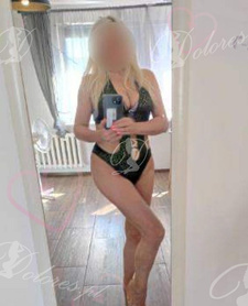 Bella głębokie gardło