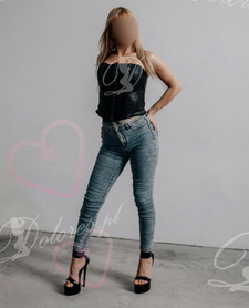 Pamela Dojrzała i Elegancka