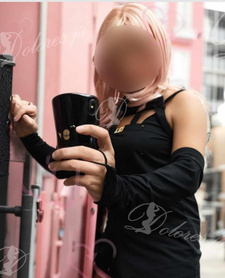 Suka obciągnie   kutasy .