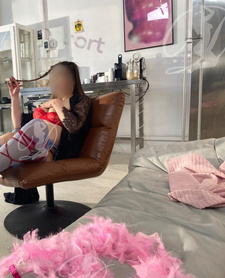 Briana  ultra e-R-otica