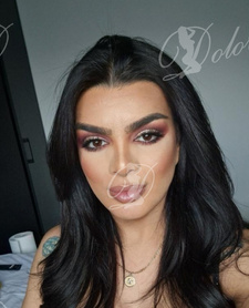 SEXY Morena.. HOT shemale