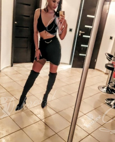 LATINA QUEEN VIP ALL TONIGHT ACTIVIE!