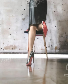 Dominująca fetyszystka z zabawkami