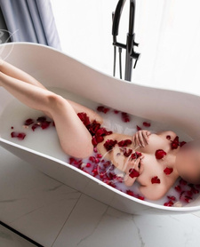 Laura nowa masażystka