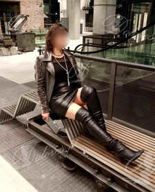 Fisting Mistress Lana, Skat