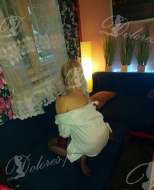 Drobniutka blondyneczka