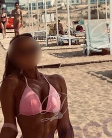 WYSPORTOWANA DZIEWCZYNA