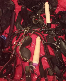 Domina..Fetysz.Pising..Strapon.....