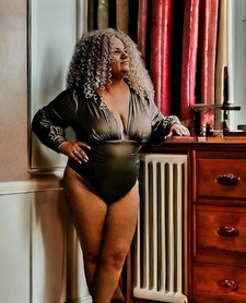 Nikol kilka dni.Po 22 -ej,cena 300zł nie odpisuje na sms-a