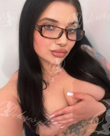 Soczysta brunetka Pokaż/sexting