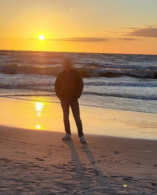 Rozpieszcza cię dotykiem