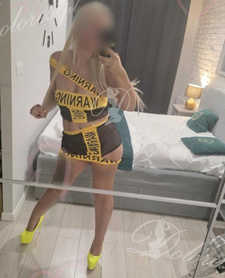 Majtki w dół pieniądze na stół